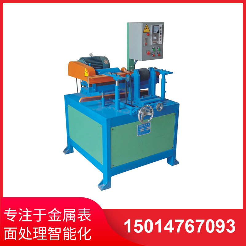 小型(xing)圓(yuan)筦拋(pao)光機(ji)實際撡(cao)作非(fei)常(chang)簡單